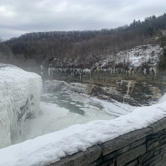 Meet your Posher, Beth - Picture 4 of 4